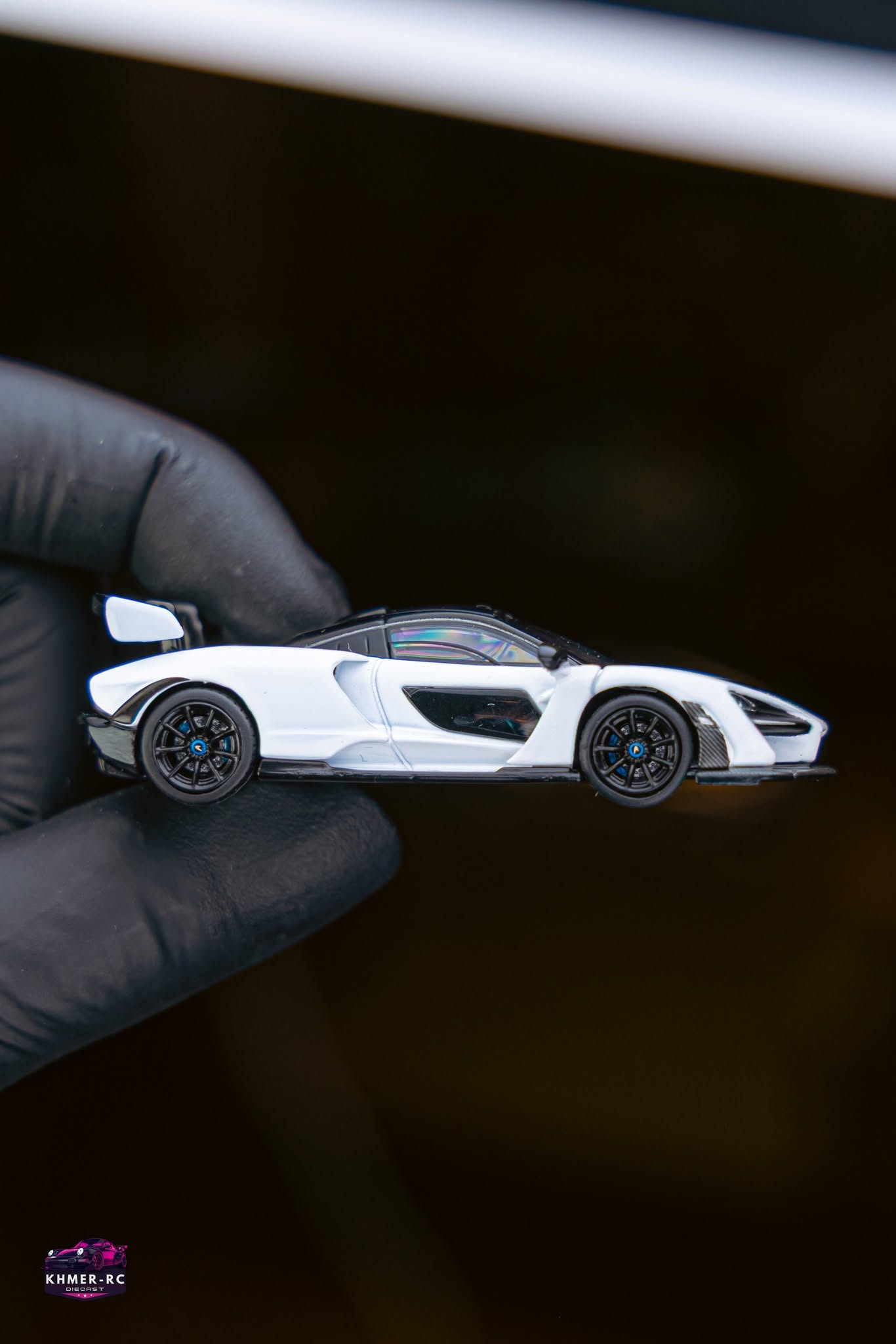 Massdi McLaren Senna GTR - blanco 1:64
