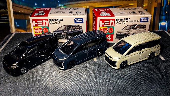 Tomica Toyota Voxy #64-8