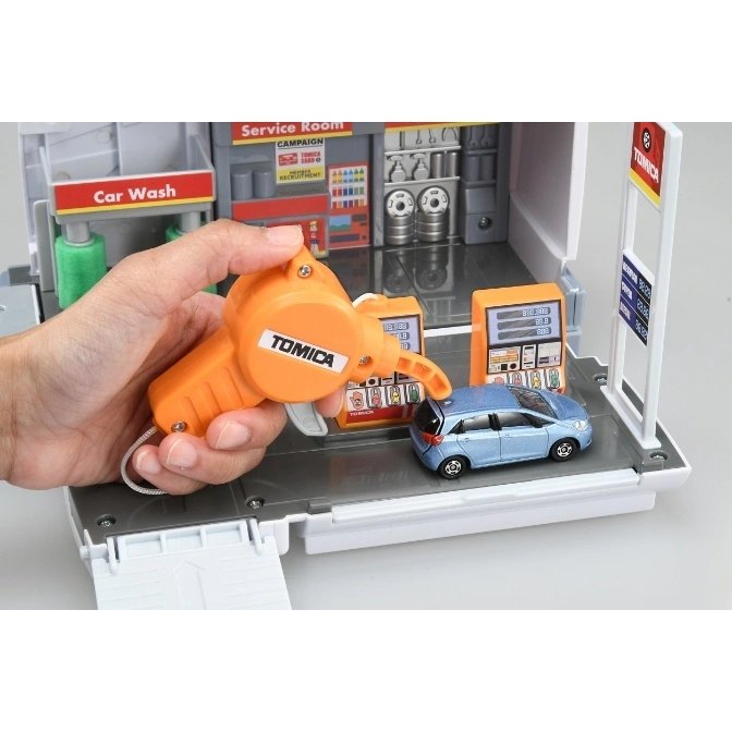Tomica gasolinera Transformable