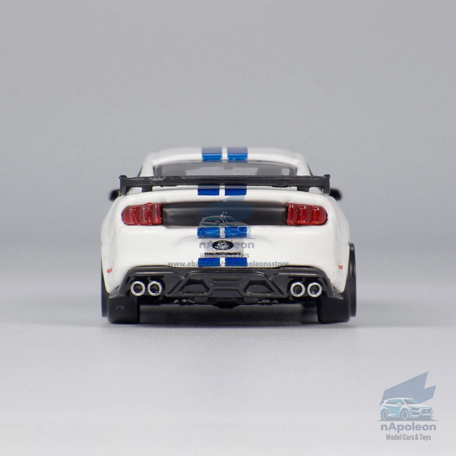 Bburago Ford Shelby GT500 – Blanco