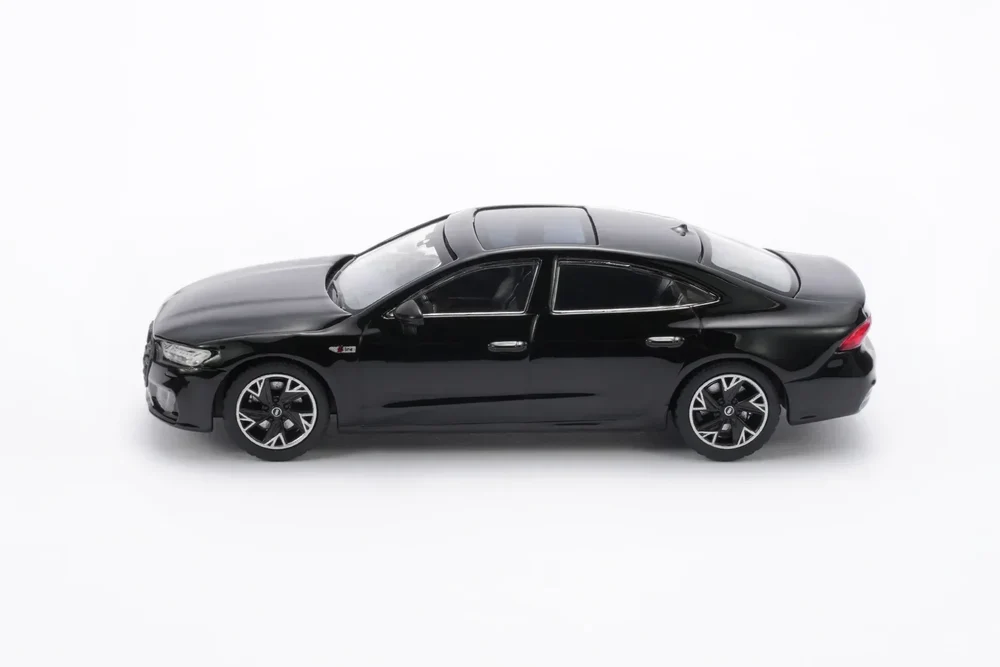 Massdi Audi A7L 2022 - negro 1:64