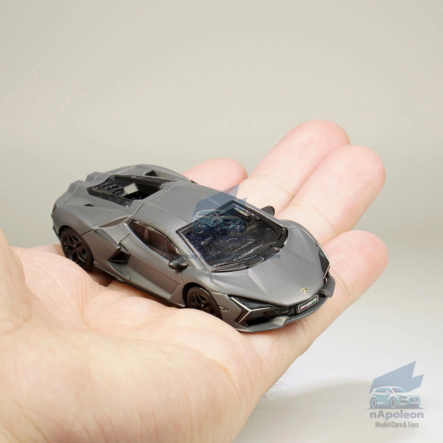 Bburago Lamborghini Revuelto – Gris oscuro