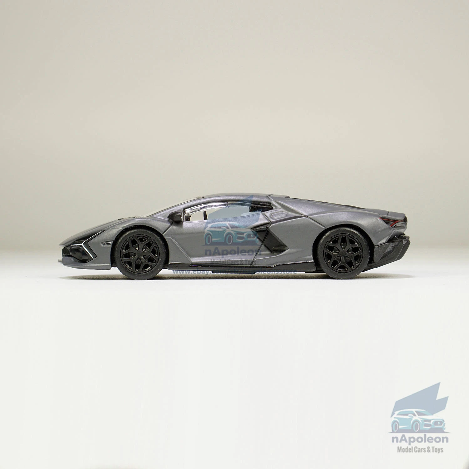 Bburago Lamborghini Revuelto – Gris oscuro